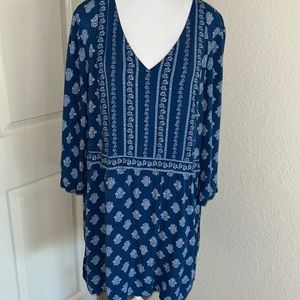 J.jill wearever blue and white rayon tunic size medium. Style wtp121061